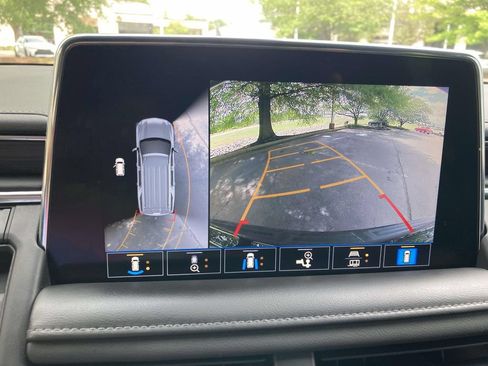 Used 2021 Chevrolet Tahoe LT w/ LT Signature Package RWD image 14