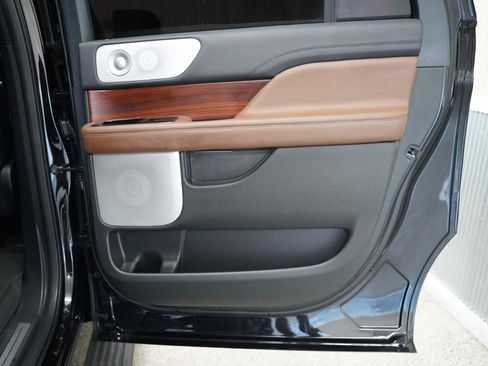 Used 2024 Lincoln Navigator L Reserve AWD/4WD image 36