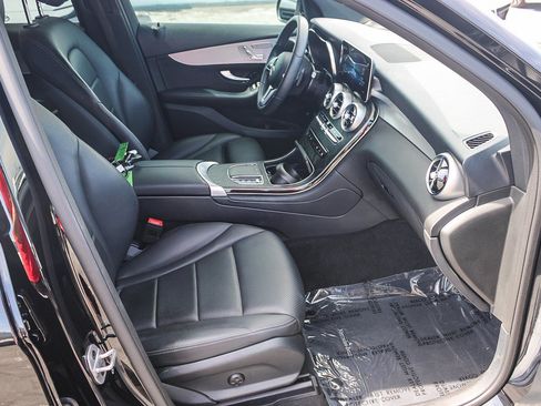Used 2022 Mercedes-Benz GLC 300 image 17
