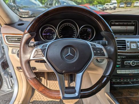 Used 2015 Mercedes-Benz E 350 4MATIC Sedan image 12