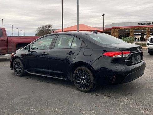 Used 2023 Toyota Corolla LE image 6