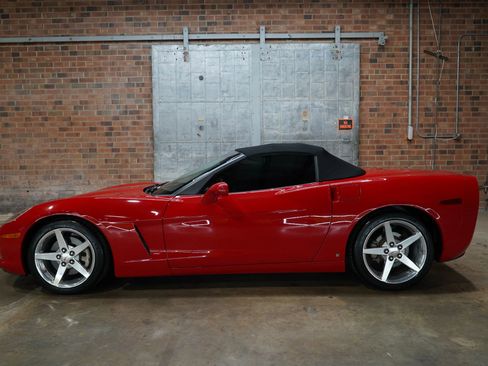 Used 2006 Chevrolet Corvette Convertible w/ Preferred Equipment Group image 9