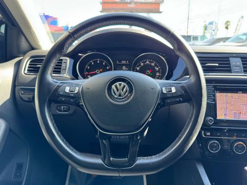 Used 2017 Volkswagen Jetta SEL image 20