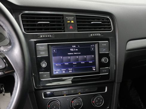 Used 2019 Volkswagen Golf S FWD image 9