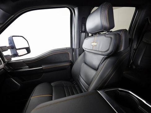 Used 2024 Ford F450 Platinum w/ FX4 Off-Road Package image 44