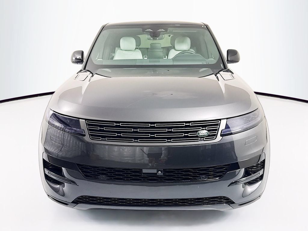 Used 2024 Land Rover Range Rover Sport SE AWD/4WD image 2