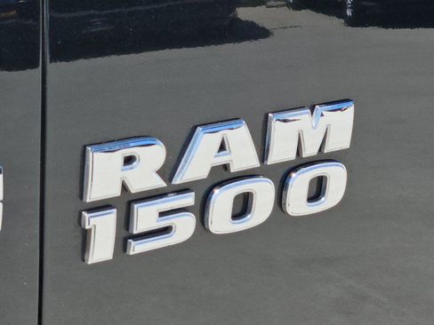 Used 2017 RAM 1500 Express RWD image 31