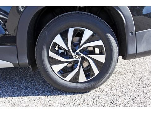 Certified 2026 Volkswagen Tiguan S FWD image 32
