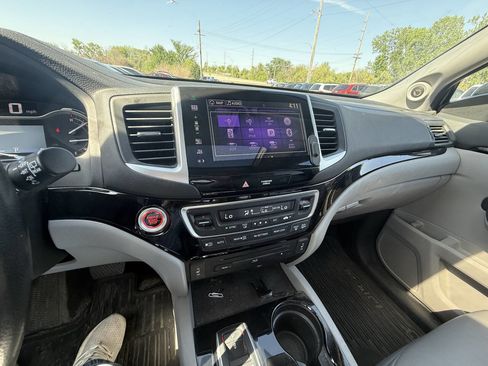 Used 2016 Honda Pilot Touring image 27
