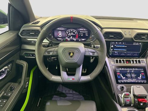 Used 2024 Lamborghini Urus Performante AWD/4WD image 23
