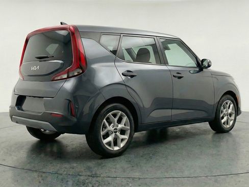 Used 2025 Kia Soul LX w/ LX Technology Package FWD image 9