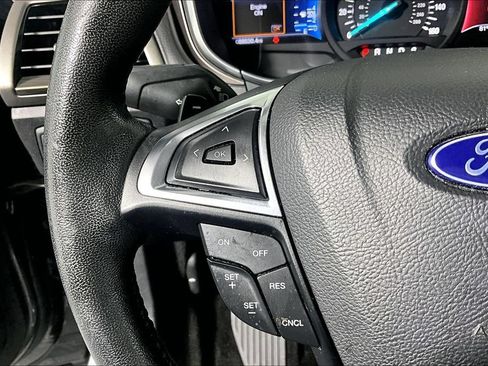 Used 2017 Ford Fusion SE w/ Fusion SE Technology Package AWD/4WD image 18