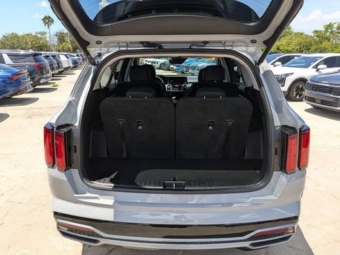 Certified 2023 Kia Sorento SX AWD/4WD image 12