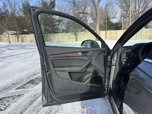 Certified 2025 Audi Q5 2.0T Premium Plus w/ Premium Plus Package image 21