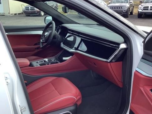 Used 2024 Jeep Wagoneer Launch Edition image 16