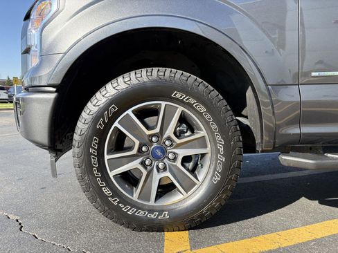 Used 2017 Ford F150 XLT w/ Equipment Group 302A Luxury AWD/4WD image 26