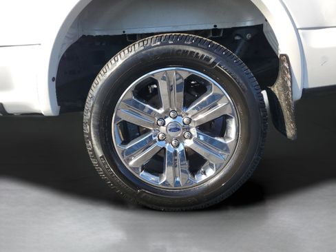 Used 2019 Ford F150 Lariat w/ Equipment Group 502A Luxury image 8