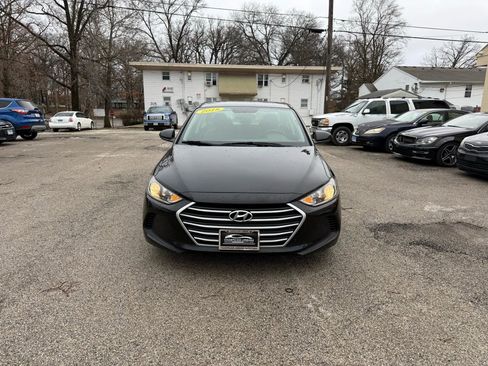 Used 2018 Hyundai Elantra SE image 2