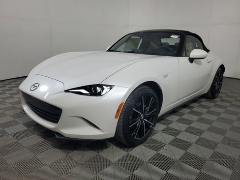 New 2026 MAZDA MX-5 Miata Grand Touring RWD image 3