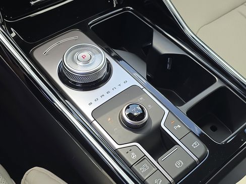 Certified 2025 Kia Sorento SX Prestige image 28