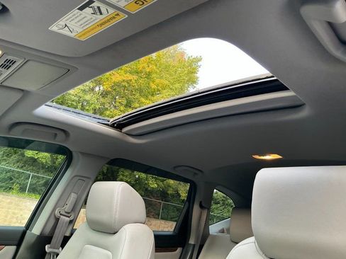 Used 2020 Honda CR-V Touring image 8
