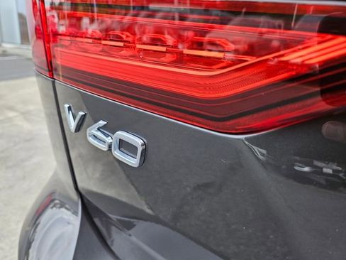 Certified 2025 Volvo V60 B5 Cross Country Plus AWD/4WD image 10