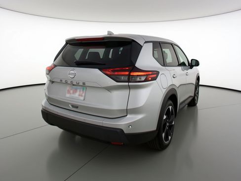 Used 2025 Nissan Rogue SV FWD image 9