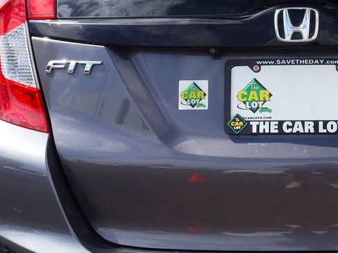 Used 2017 Honda Fit LX image 19