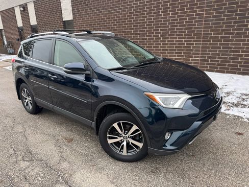 Used 2018 Toyota RAV4 XLE image 38