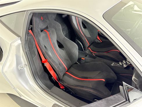 Used 2019 Ferrari 488 Pista Coupe image 27