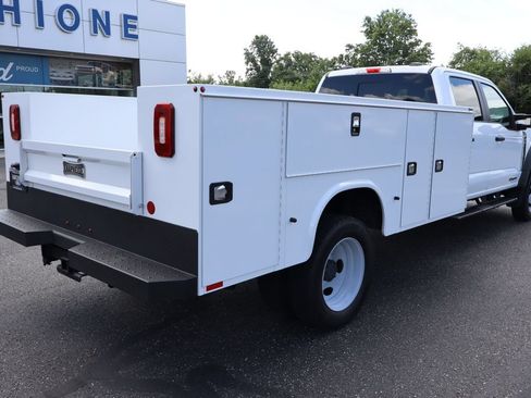 Used 2025 Ford F550 4x4 Crew Cab Super Duty image 3