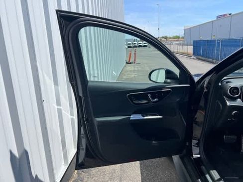 Used 2026 Mercedes-Benz GLC 300 image 13