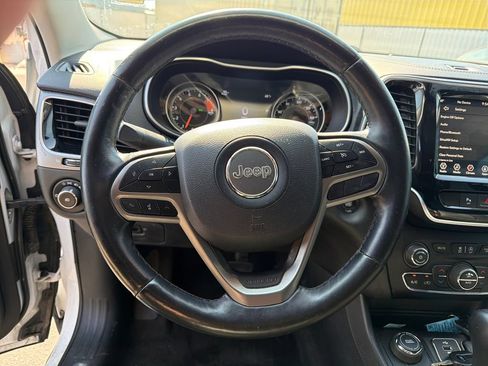 Used 2019 Jeep Cherokee Limited AWD/4WD image 9