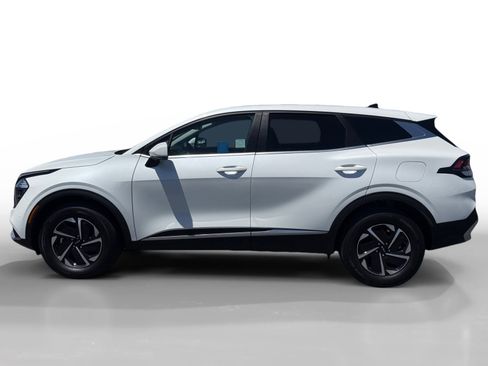 Used 2023 Kia Sportage LX AWD/4WD image 2