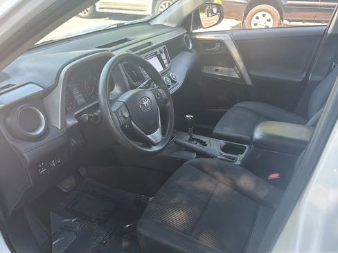 Used 2017 Toyota RAV4 LE AWD/4WD image 11