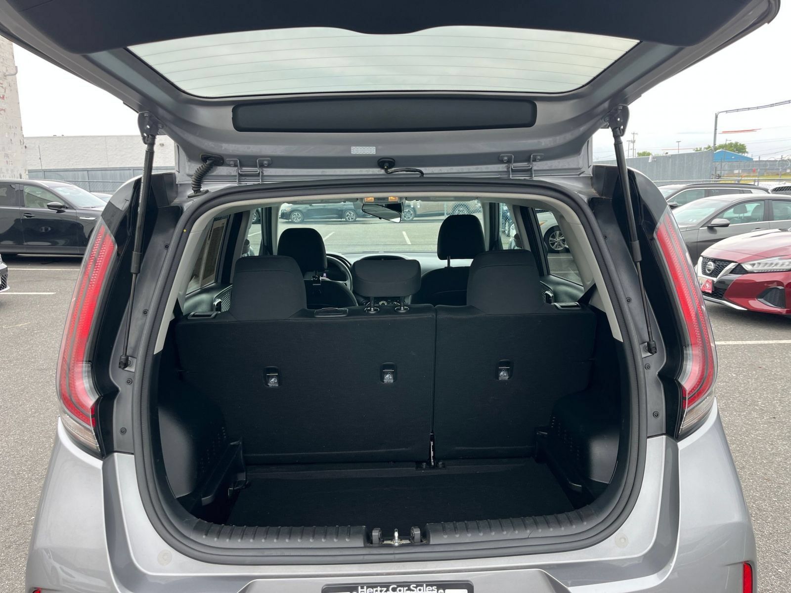 Used 2025 Kia Soul LX w/ LX Technology Package FWD image 28