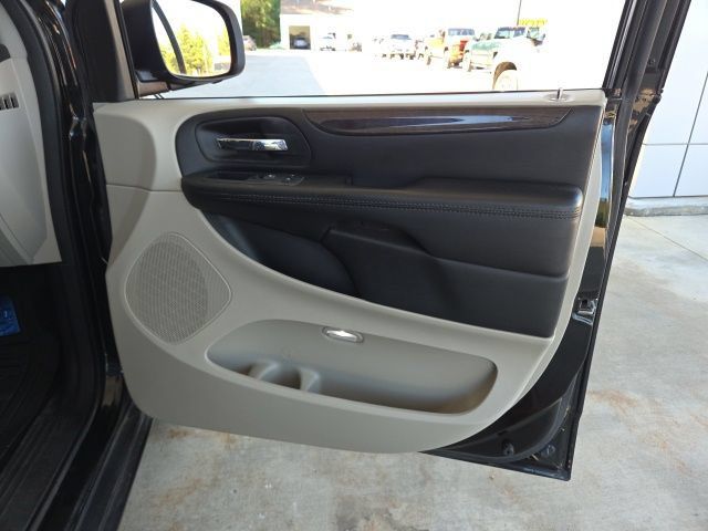 Used 2017 Dodge Grand Caravan SE w/ Power Window Group FWD image 41