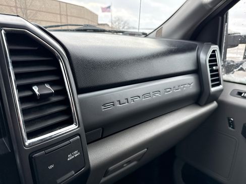 Used 2017 Ford F350 XLT w/ XLT Premium Package image 18