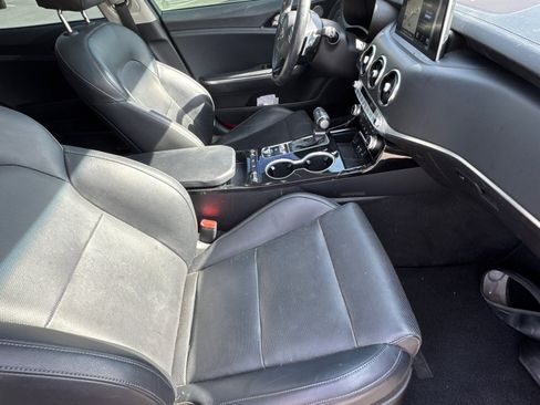 Used 2019 Kia Stinger Premium RWD image 16