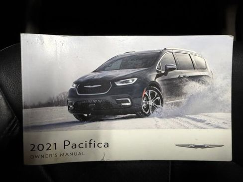 Used 2021 Chrysler Pacifica Touring-L FWD image 48