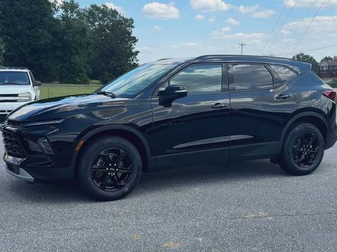 Certified 2024 Chevrolet Blazer LT w/ Midnight/Sport Edition FWD image 5