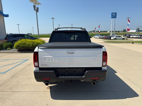 Used 2024 Honda Ridgeline Black Edition image 6