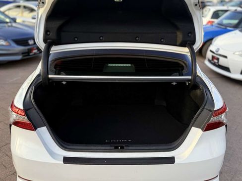 Used 2019 Toyota Camry XSE image 12