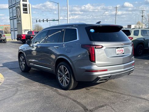 Used 2021 Cadillac XT6 Premium Luxury FWD image 9