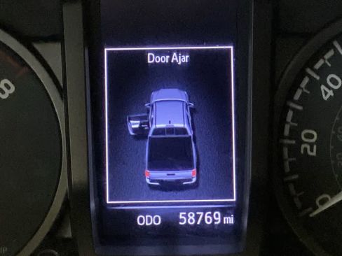 Used 2019 Toyota Tacoma TRD Off-Road image 18