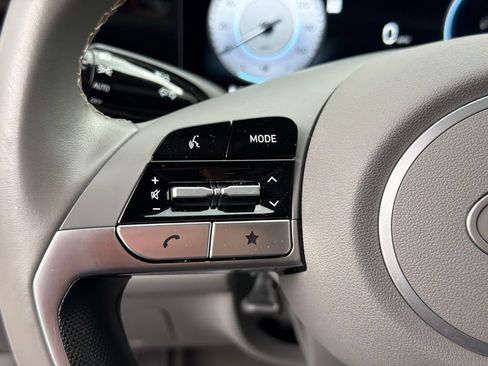 Certified 2025 Hyundai Elantra SEL FWD image 19