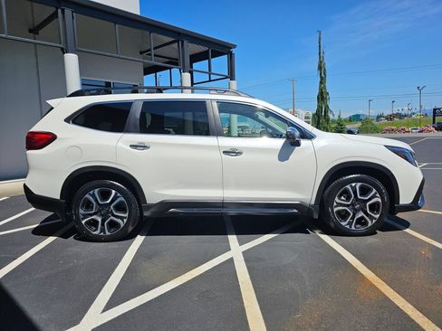 Used 2023 Subaru Ascent Touring AWD/4WD image 6
