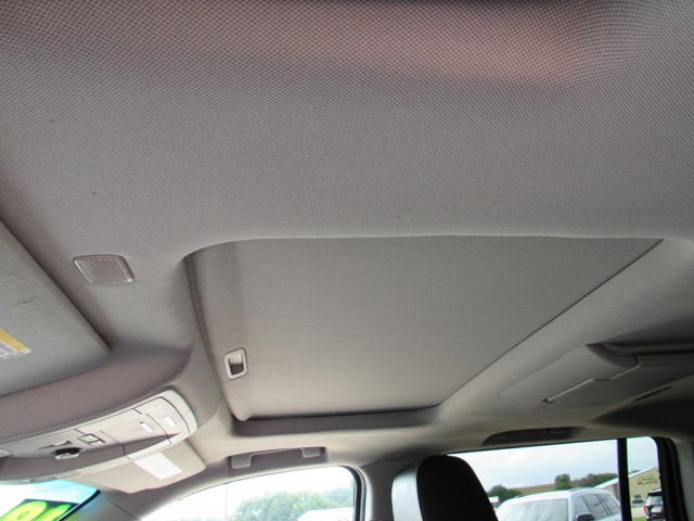 Used 2018 GMC Yukon XL SLT w/ Open Road Package AWD/4WD image 29
