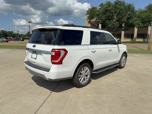 Used 2021 Ford Expedition XLT RWD image 4
