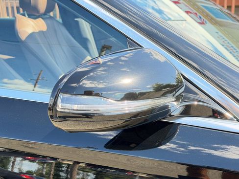 Used 2017 Mercedes-Benz E 300 4MATIC image 98
